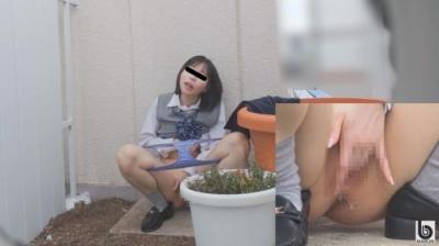 ハレンチ女学生 校舎内秘密のオナニースポット