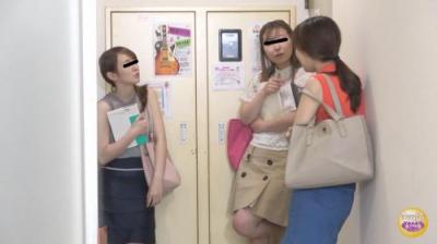 学内絶景スポット便所全裸大放尿