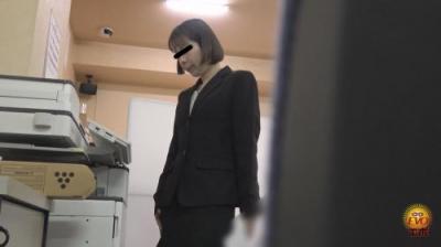 社内トイレ隠撮 OLお仕事中 おしっこ我慢すべり込みトイレ2