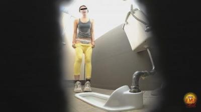 公衆トイレ汗だくおしっこ