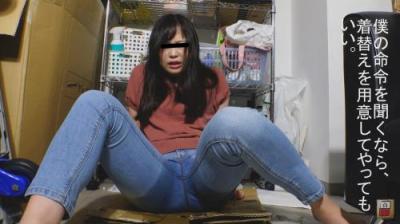 自画撮り投稿 拘束性悪ドS女睨まれ罵りおしっこ漏らし